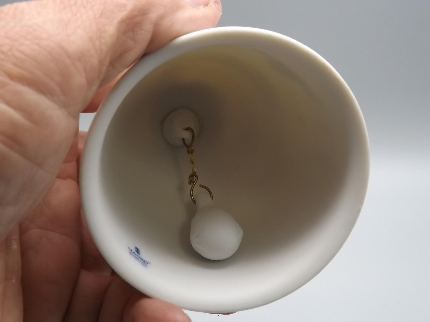 Vintage Lladro Christmas ornament bell Figurine #16723 (2002) with Box.