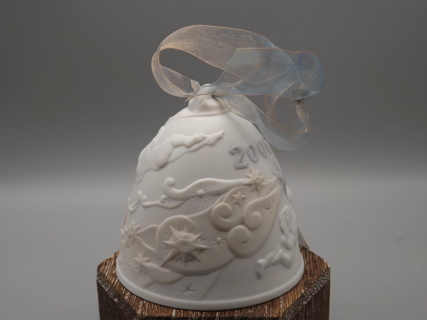 Vintage Lladro Christmas ornament bell Figurine #18222 with Box.