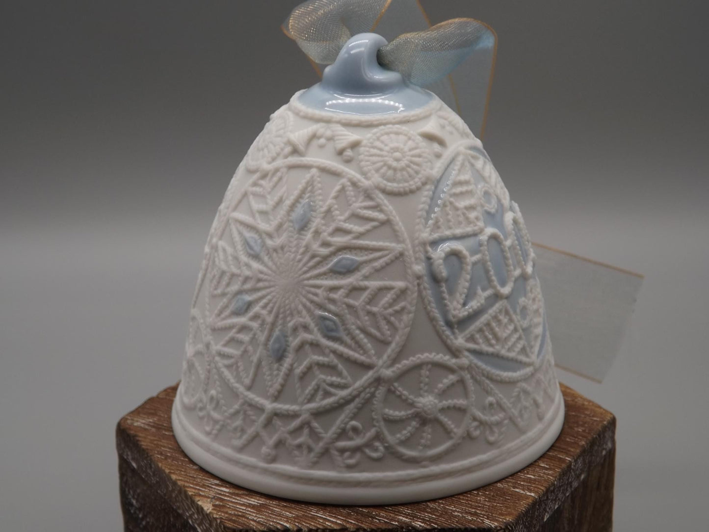 Vintage Lladro Christmas ornament bell Figurine #7162 with Box.