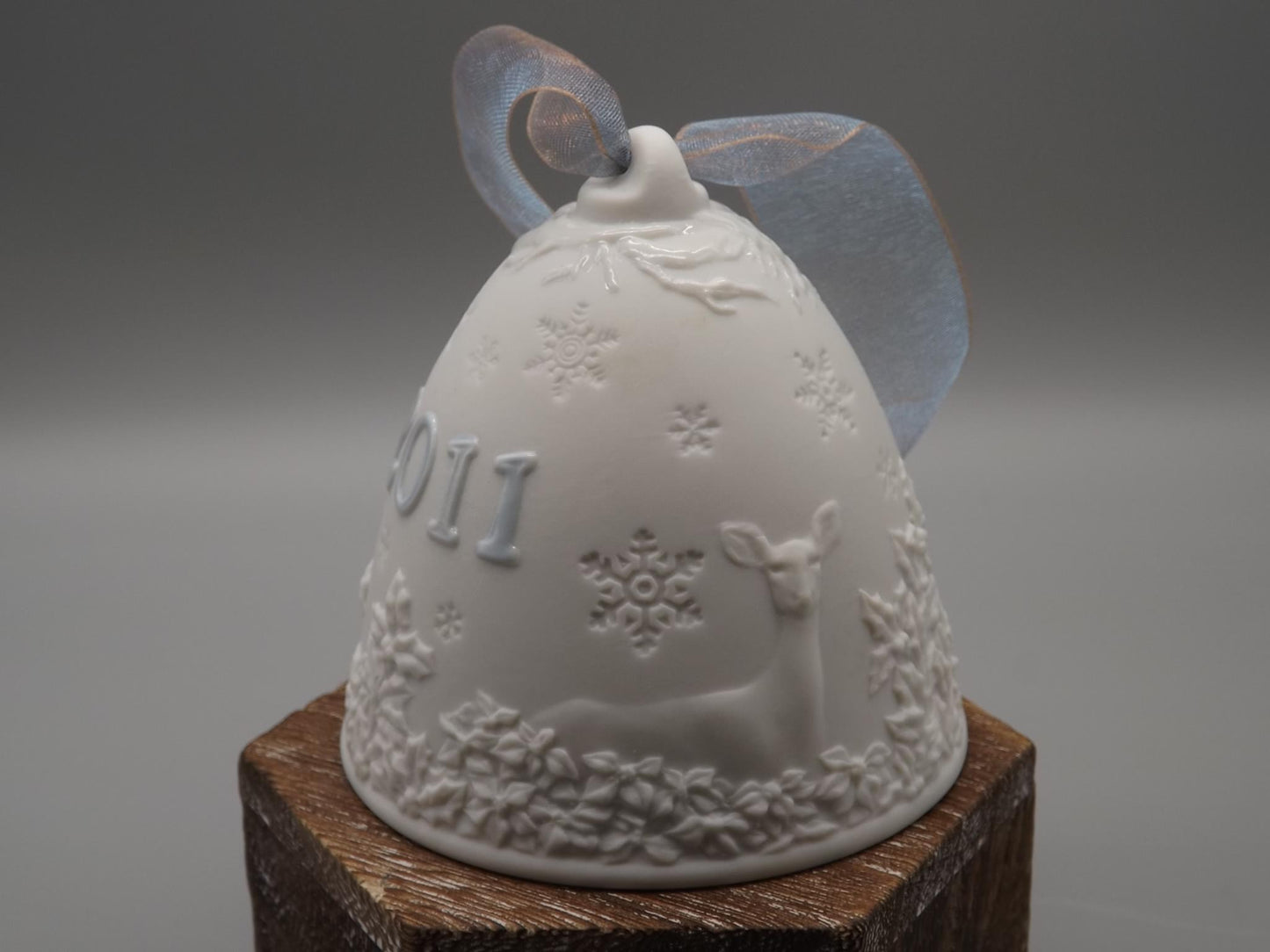 Vintage Lladro Christmas ornament bell Figurine #18348 with Box.