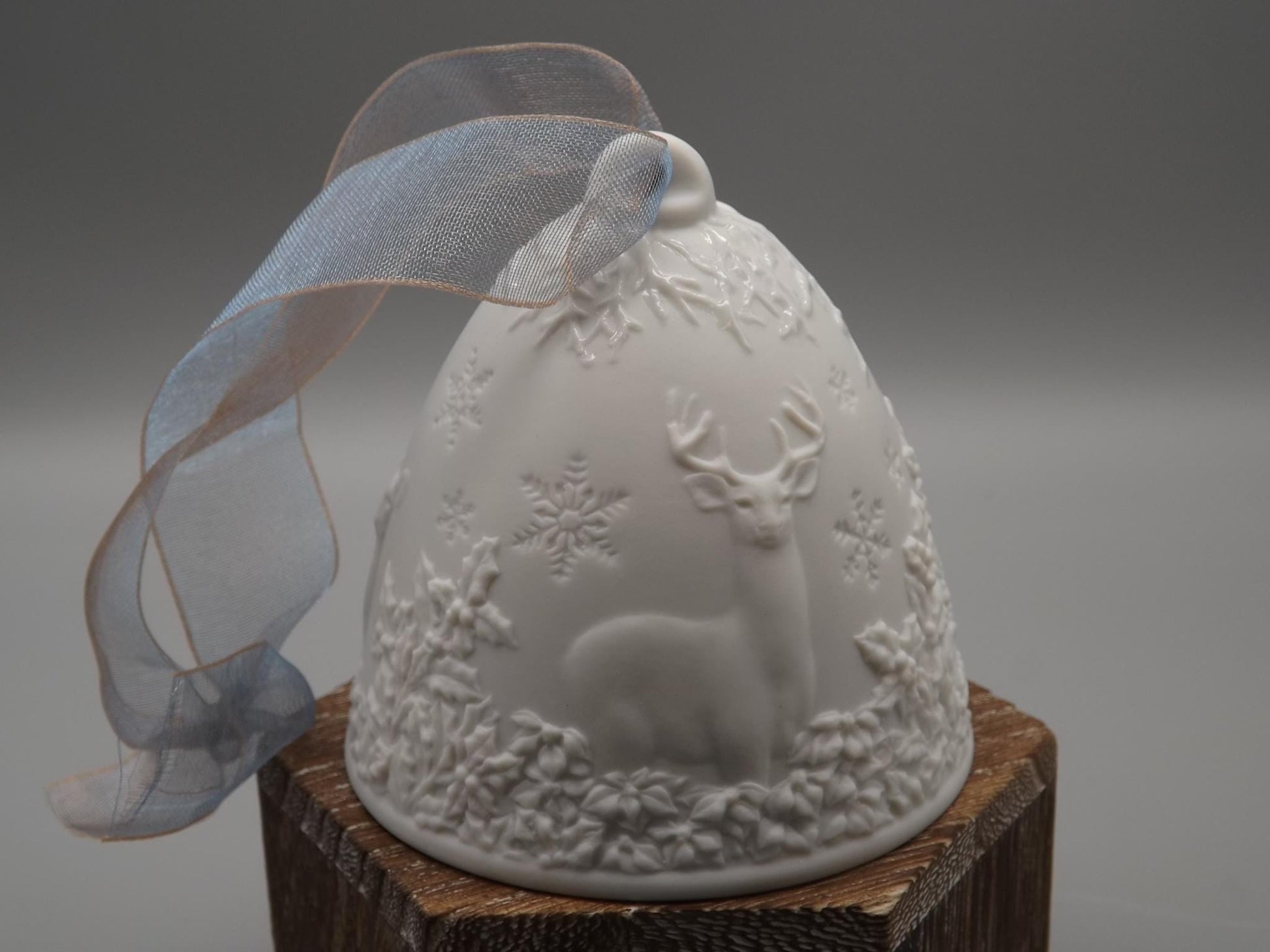 Vintage Lladro Christmas ornament bell Figurine #18348 with Box.