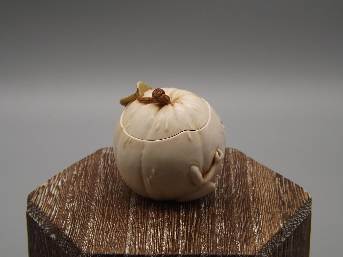 Harmony Kingdom "Ozzie" Roly Poly: Halloween Pumpkin Figurine