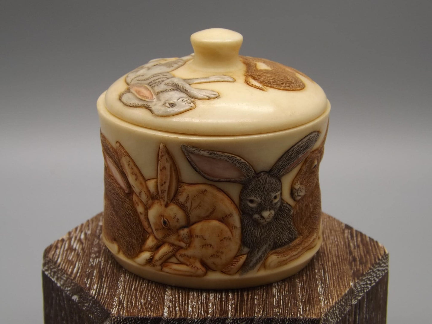 Vintage Harmony Ball Kingdom Rabbit Figurine - Ides of March - Jardinia Collection