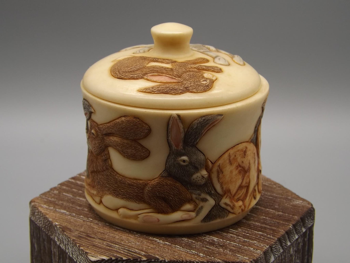 Vintage Harmony Ball Kingdom Rabbit Figurine - Ides of March - Jardinia Collection