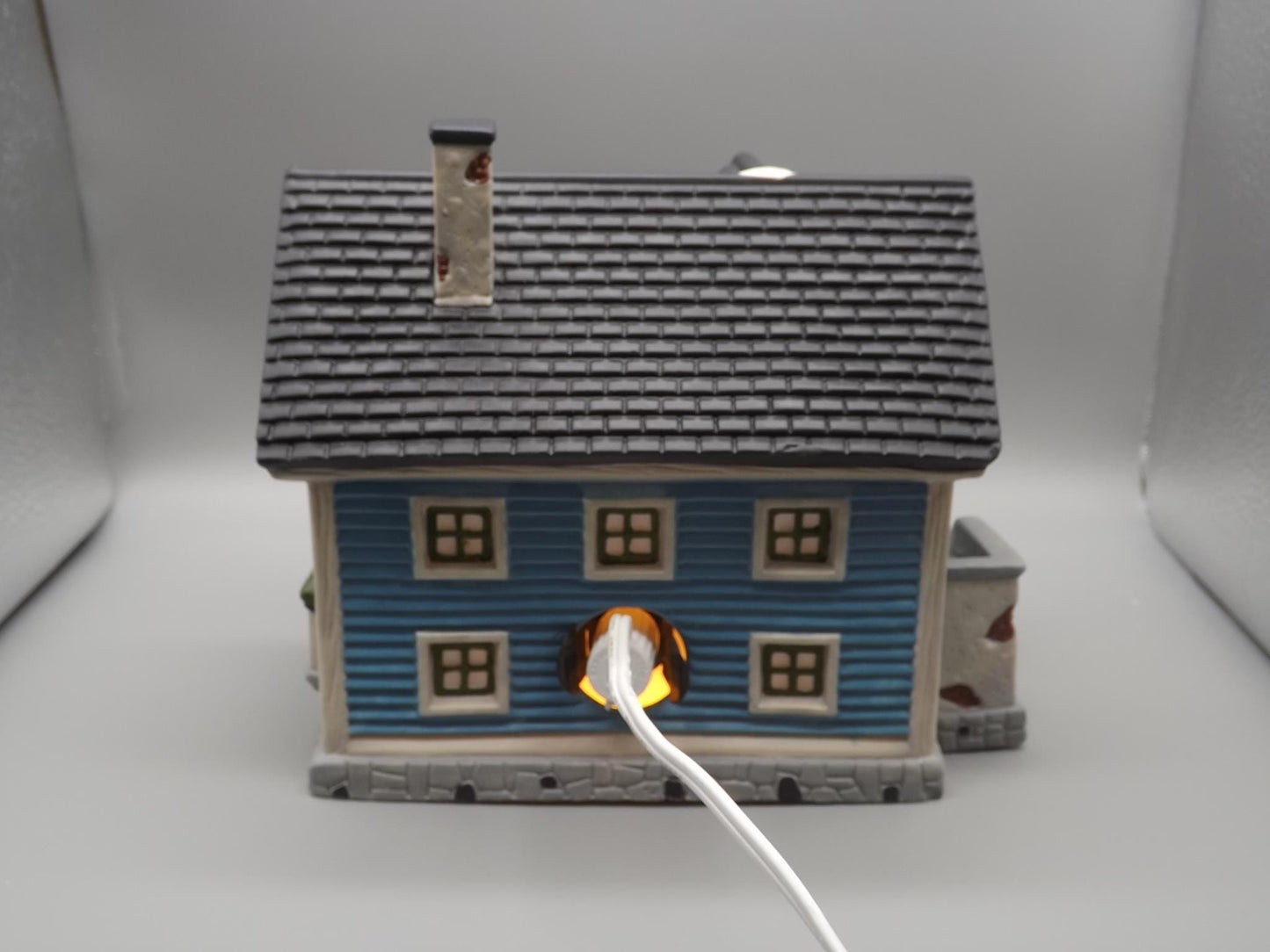 Vintage 1997 Dickens Keepsake Clothiers store Holliday display piece.