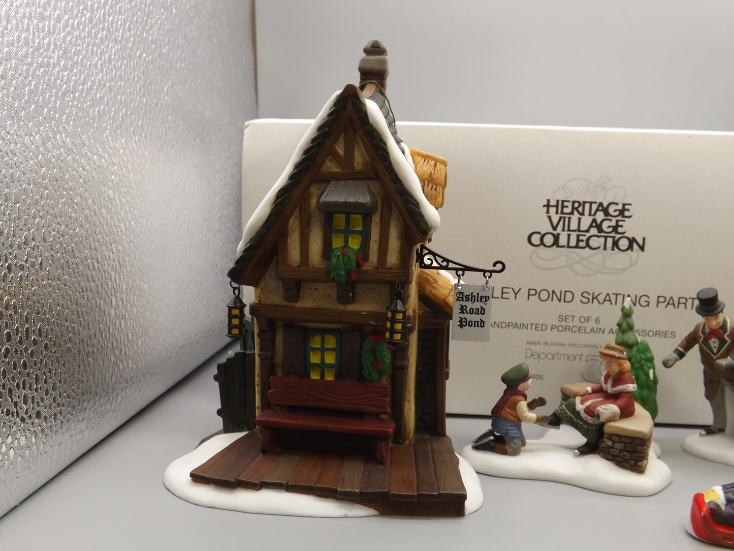 Vintage Heritage Village Collection Ashley Pond Skating Party yuletide decoration